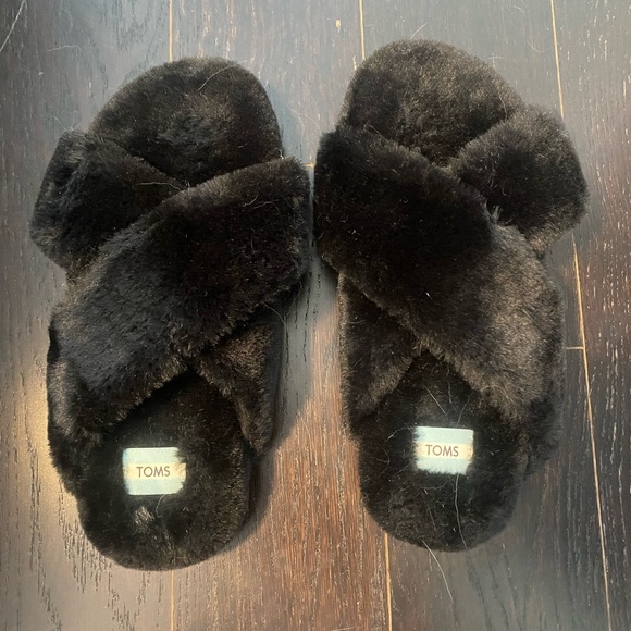 Brand New Toms Slippers - Picture 1 of 3